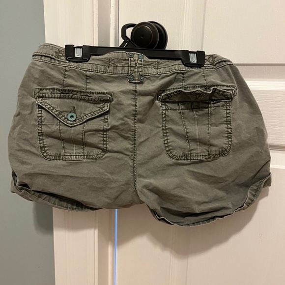 Guess cargo shorts - Picture 4 of 4